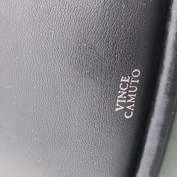 Vincent Camuto The Basha Black Leather Crossbody/ Shoulder Bag - Picture 11 of 15